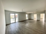 Wohnzimmer 1 - Helle 3-Zimmer-Wohnung mit Balkon in Seelze an der Pferdekoppel