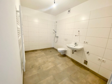 Schöne 3 Zimmer Wohnung im EG mit Terrasse, An der Pferdekoppel 2 - Modernes Badezimmer (4706)