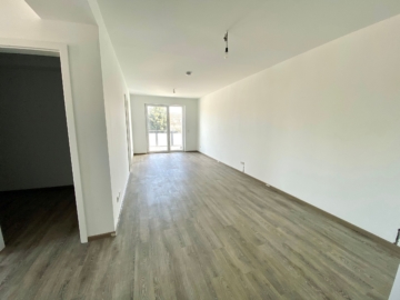 Helle 2-Zimmer-Wohnung mit Terrasse im Erdgeschoss in Seelze OT Dedensen - Wohn/ Esszimmer (6533)