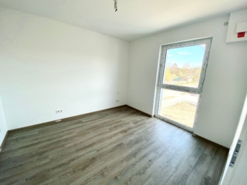 Helle 2-Zimmer-Wohnung mit Terrasse im Erdgeschoss in Seelze OT Dedensen - Schlafzimmer (6536)