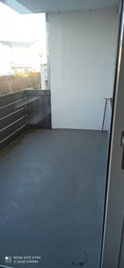 Charmante 3-Zimmer-Wohnung mit Balkon in Seelze - Leerer Balkonansicht (4948)