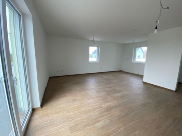 Moderne Penthouse-Wohnung mit großer Dachterrasse in Seelze - Wohnzimmer mit Blick zur Küche (4911)