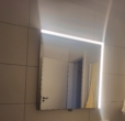 Badspiegel mit Beleuchtung - Moderne Penthouse-Wohnung mit großer Dachterrasse in Seelze
