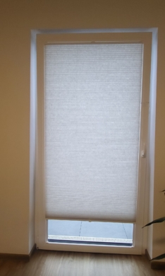 Moderne Penthouse-Wohnung mit großer Dachterrasse in Seelze - Schlafzimmer_Plissee (4913)