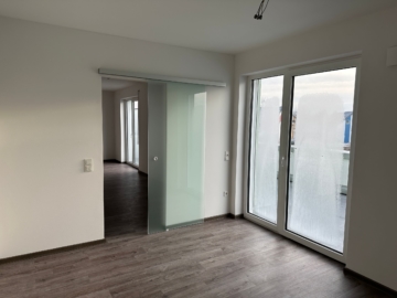 Penthouse-Traum: 3 Zimmer mit großzügiger Dachterrasse | An der Pferdekoppel 2 in Seelze-Dedensen - 3. Zimmer Umbau mit Glastür 2 (4784)