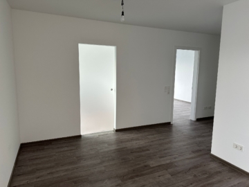 Penthouse-Traum: 3 Zimmer mit großzügiger Dachterrasse | An der Pferdekoppel 2 in Seelze-Dedensen - 3. Zimmer Umbau mit Glastür (4783)