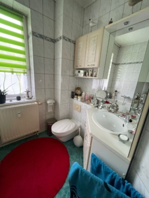 Spechthausen 28 l Renovierte 3-Zimmer Wohnung mit Gartenanteil, Keller und Stellplatz - Modernes Badezimmer (6267)