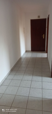 Helle 3-Zimmer-Wohnung in Seelze – Verfügbar ab Dezember 2025 - Langer Flur mit Fliesenboden (4616)