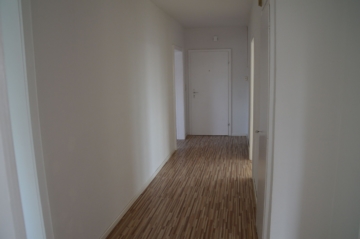 Dachgeschoss mit Balkon und 3 Zimmern in Dedensen - Flur (6190)