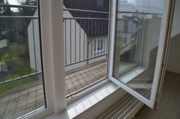 Dachgeschoss mit Balkon und 3 Zimmern in Dedensen - Balkon (6194)