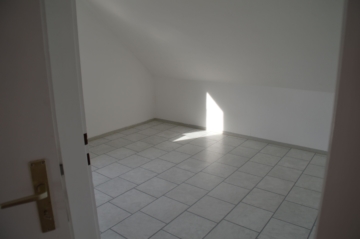 Dachgeschoss mit Balkon und 3 Zimmern in Dedensen - Küche 1 (6188)