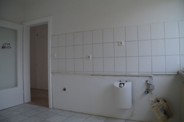Dachgeschoss mit Balkon und 3 Zimmern in Dedensen - Küche 2 (6189)