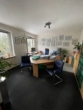 Helles Büro mit Pflanzen - Spechthausen 28 l Renovierte 3-Zimmer Wohnung mit Gartenanteil, Keller und Stellplatz