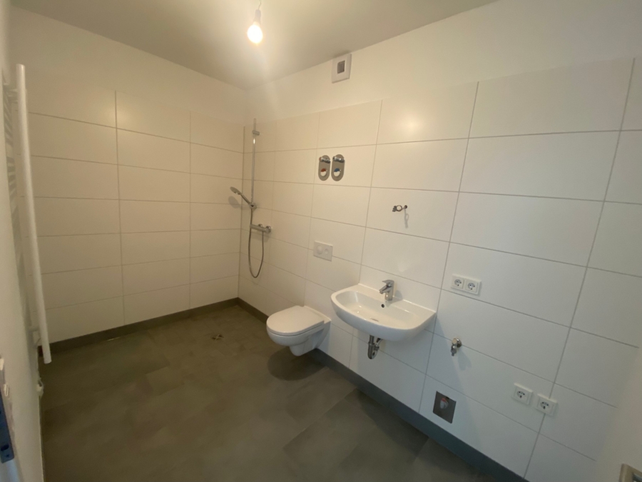 Modernes Badezimmer