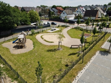 Penthouse mit 3 Zimmern und Dachterrasse in Seelze - Spielplatz (6419)