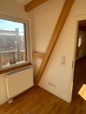 Dreifamilienhaus mit Sauna & Garten – ideal für Mehrgenerationenwohnen - Ecke Zimmer (6808)