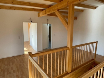 Dreifamilienhaus mit Sauna & Garten – ideal für Mehrgenerationenwohnen - Treppenbereich (6801)