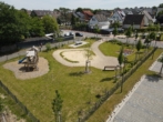 Spielplatz im Wohngebiet - Helles Penthouse mit Terrasse, An der Pferdekoppel – ID: 063