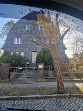 Helle Dachgeschosswohnung in Potsdam mit Garten - Backsteinhaus mit Baum (5257)