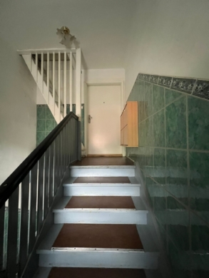 Helle Dachgeschosswohnung in Potsdam mit Garten - Eingangstür DG Wohnung (5258)