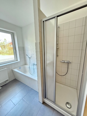 Vermietete Bestandswohnungen im Grünen – Kapitalanlage in Spechthausen - Modernes Badezimmer (4188)