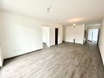 2-Zimmer-Wohnung mit Balkon und Aufzug in Seelze OT Dedensen - Geräumiges Wohnzimmer (6544)
