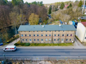 Zwei Mehrfamilienhäuser als Kapitalanlage inkl. traumhaftem Baugrundstück & Nebengebäude in Spechthausen bei Eberswalde - Historisches Wohngebäude (4680)