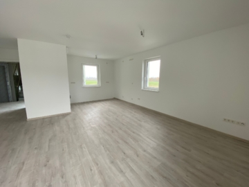 Lichtdurchflutetes Penthouse mit großer Dachterrasse in Dedensen - Blick zur Küche (5278)