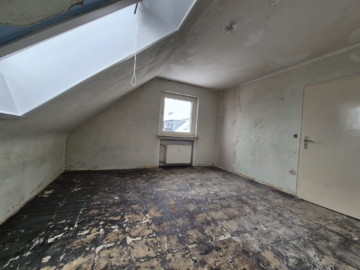 Charmante Dachgeschosswohnung in Seelze mit Balkon - Schlafzimmer 2 (5091)