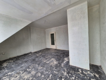 Charmante Dachgeschosswohnung in Seelze mit Balkon - Wohnzimmer 3 (5097)