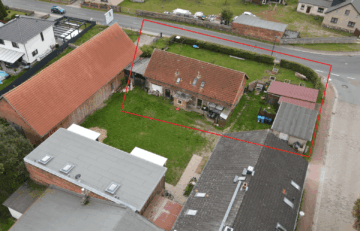 Dreifamilienhaus mit großem Garten, Carport & vielseitigem Nutzungspotenzial - Luftbild Hofhaus (7206)