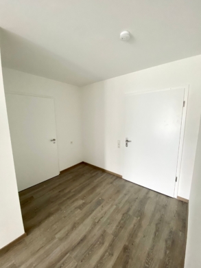 Helle 3-Zimmer-Wohnung mit Balkon in Dedensen - Eingangsbereich (5728)