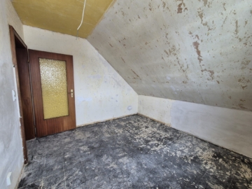 Charmante Dachgeschosswohnung in Seelze zu vermieten - Küche 1 (5074)