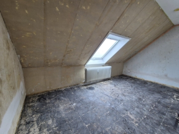 Charmante Dachgeschosswohnung in Seelze zu vermieten - Kinderzimmer 1 (5060)