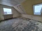 Schlafzimmer 3 - Charmante Dachgeschosswohnung in Seelze zu vermieten