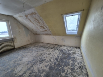 Charmante Dachgeschosswohnung in Seelze zu vermieten - Schlafzimmer 2 (5069)